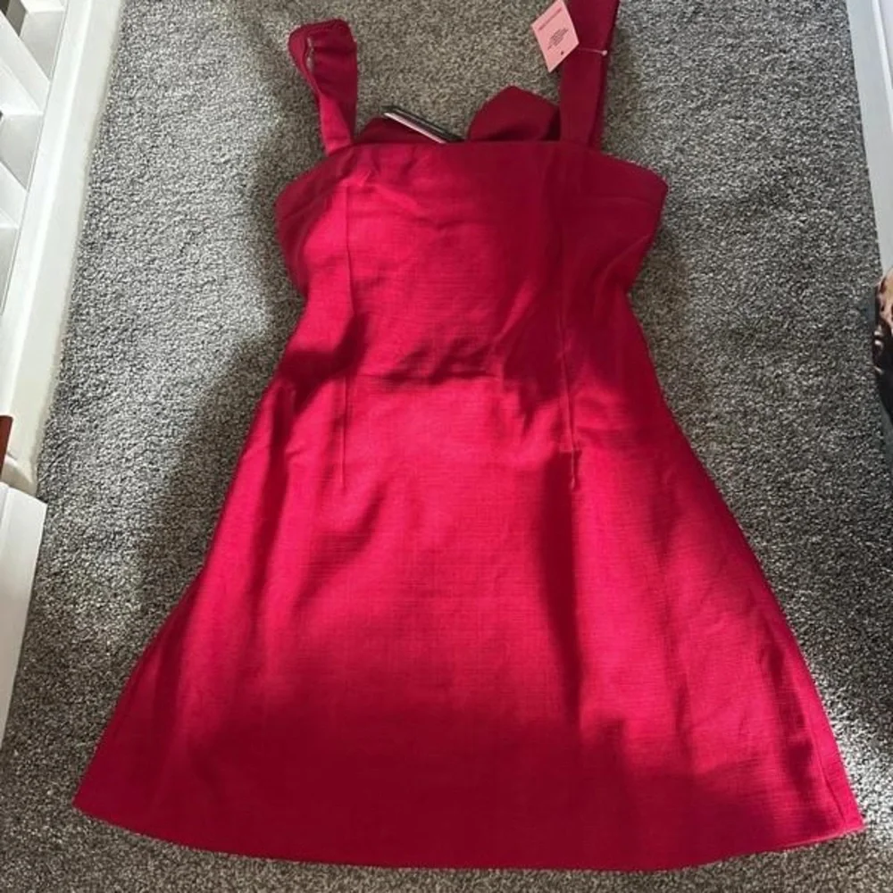 PrettyLittleThing Vibrant Pink Dress - Picture 1 of 2